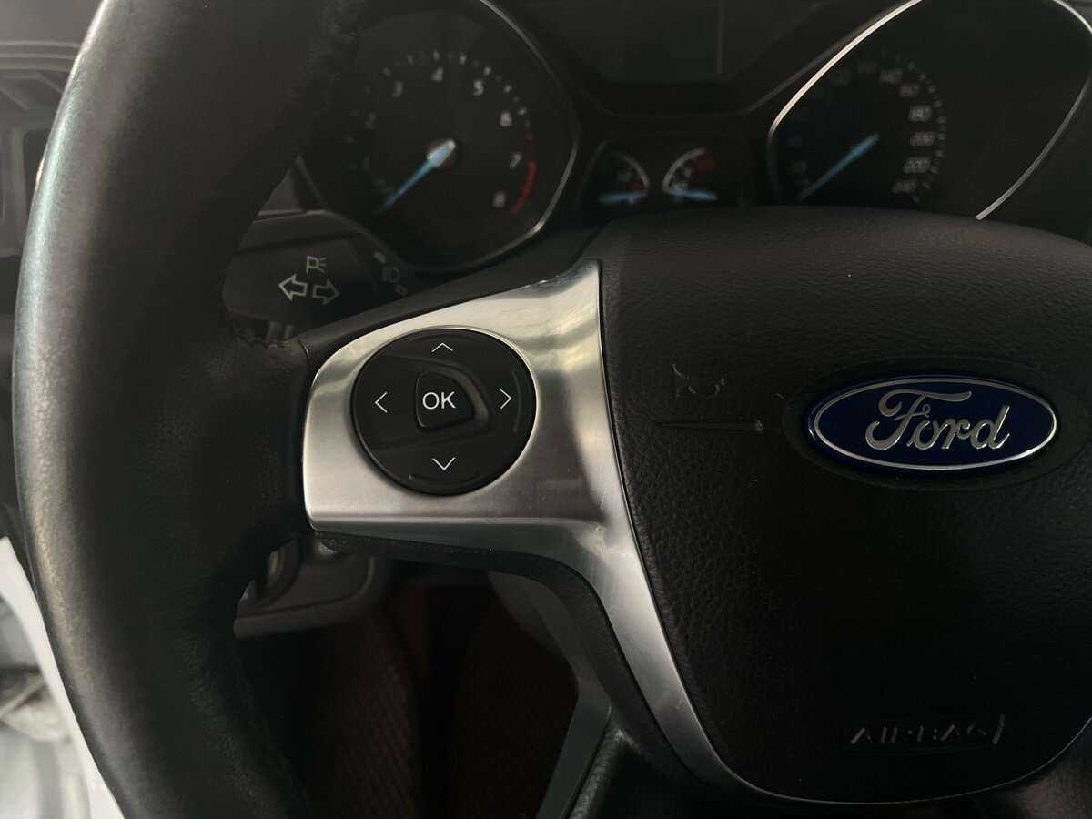 Ford Kuga с пробегом — 2015 год. Фото: #10