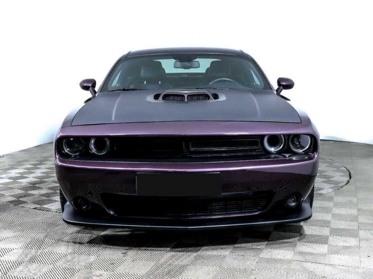 Dodge Challenger с пробегом — 2020 год. Фото: #1