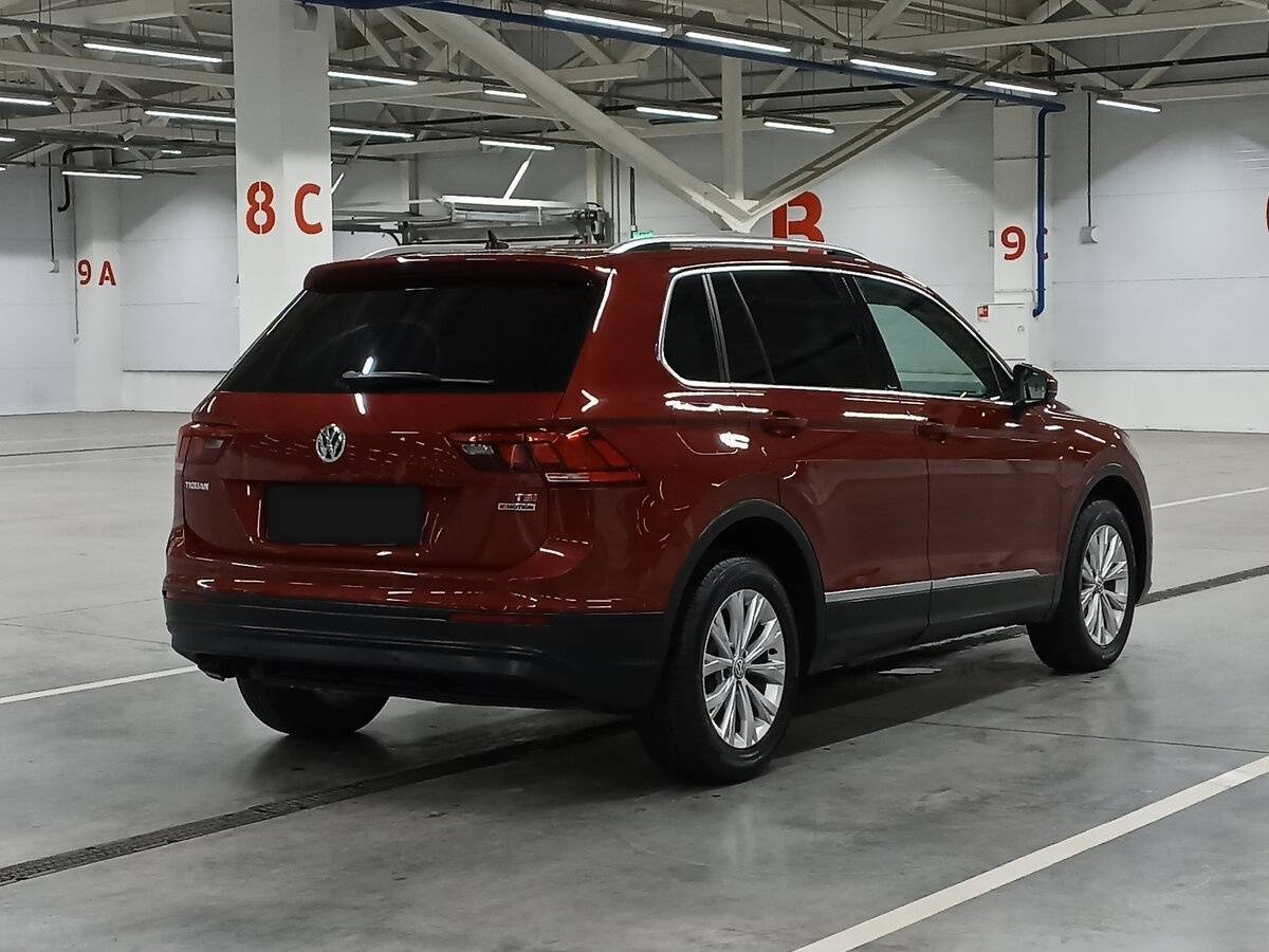 Volkswagen Tiguan с пробегом — 2018 год. Фото: #4