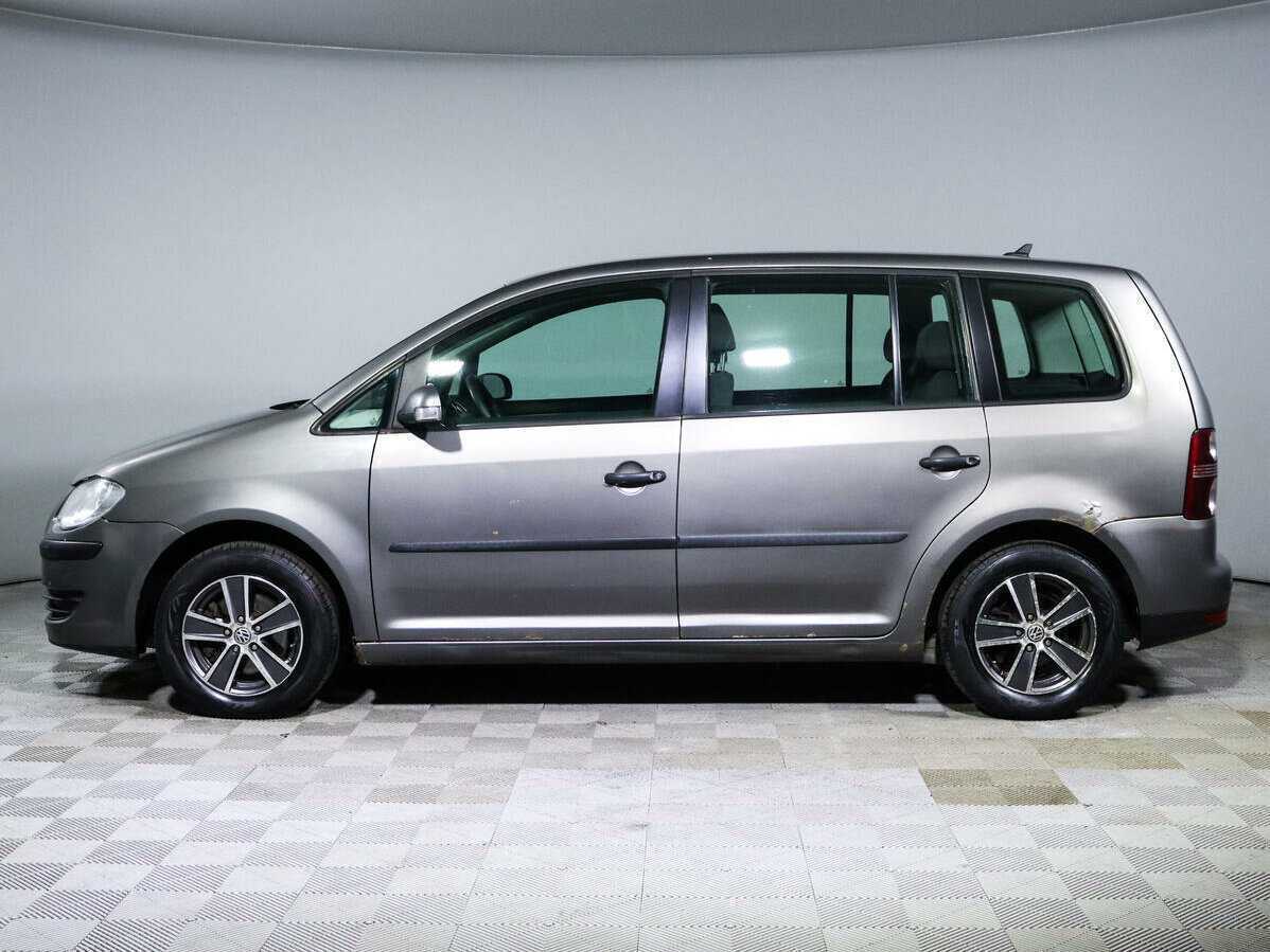 Volkswagen Touran с пробегом — 2008 год. Фото: #7