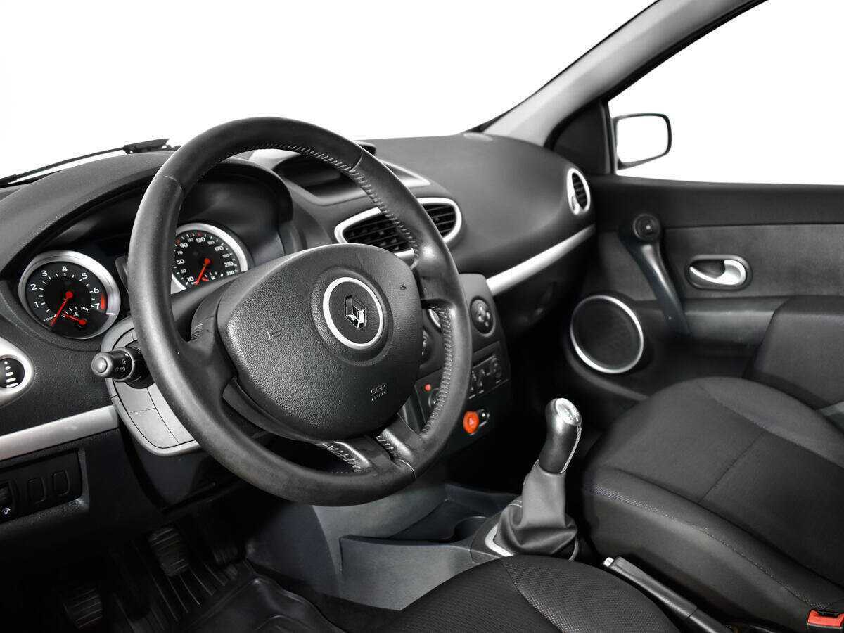 Renault Clio с пробегом — 2007 год. Фото: #12