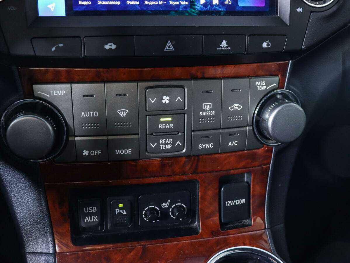 Toyota Highlander с пробегом — 2012 год. Фото: #18