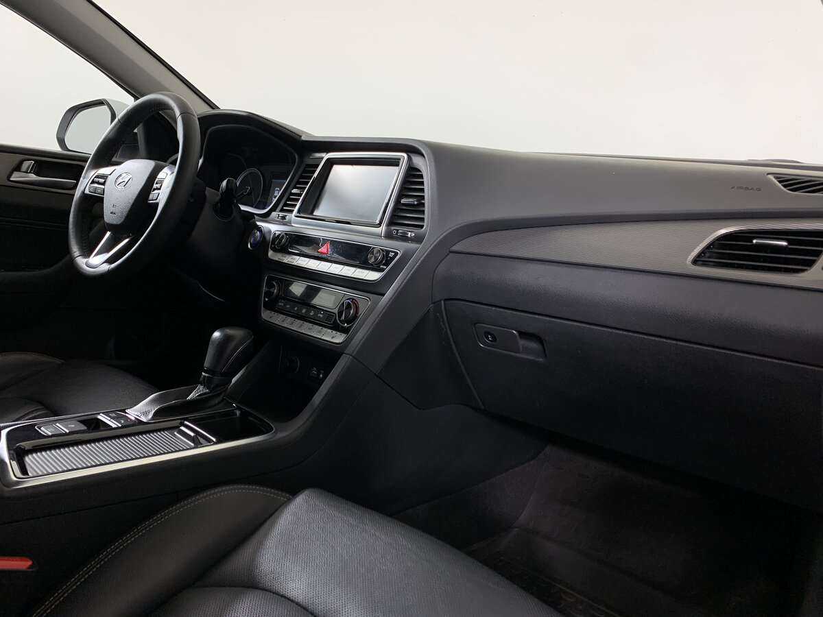 Hyundai Sonata с пробегом — 2019 год. Фото: #10