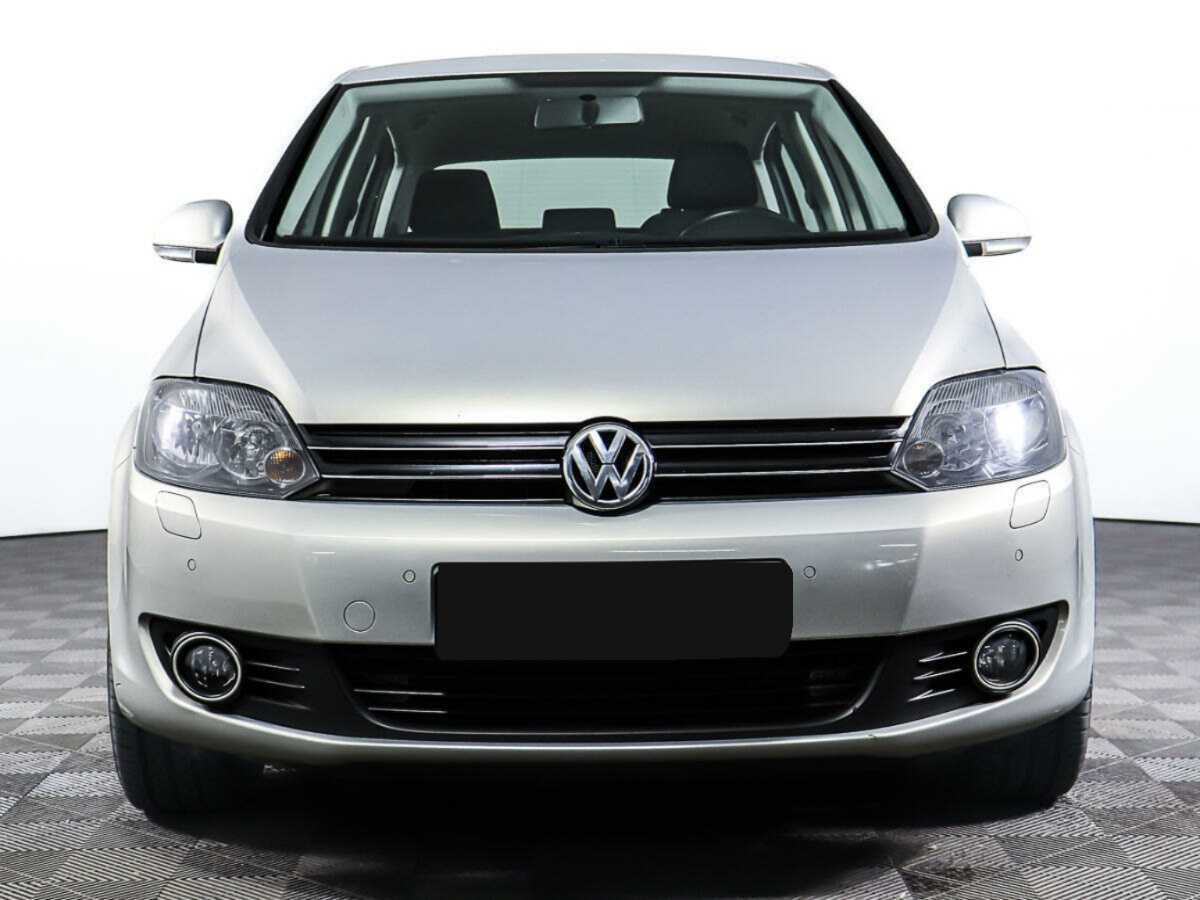 Volkswagen Golf Plus с пробегом — 2010 год. Фото: #1