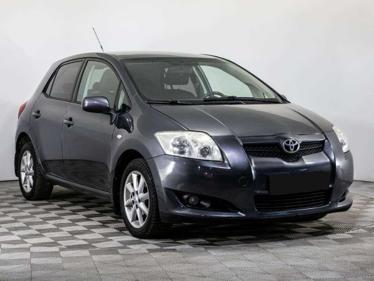 Toyota Auris с пробегом — 2008 год. Фото: #2