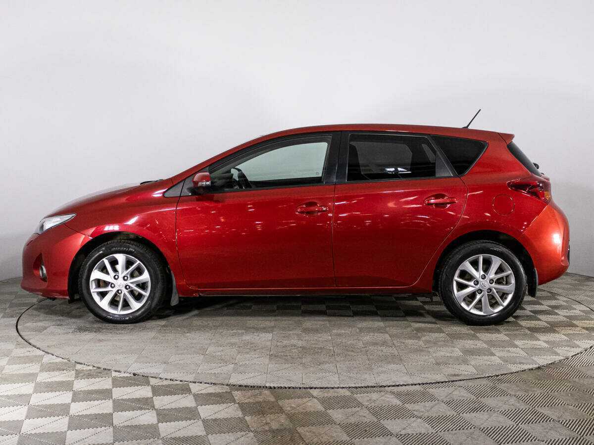 Toyota Auris с пробегом — 2013 год. Фото: #7