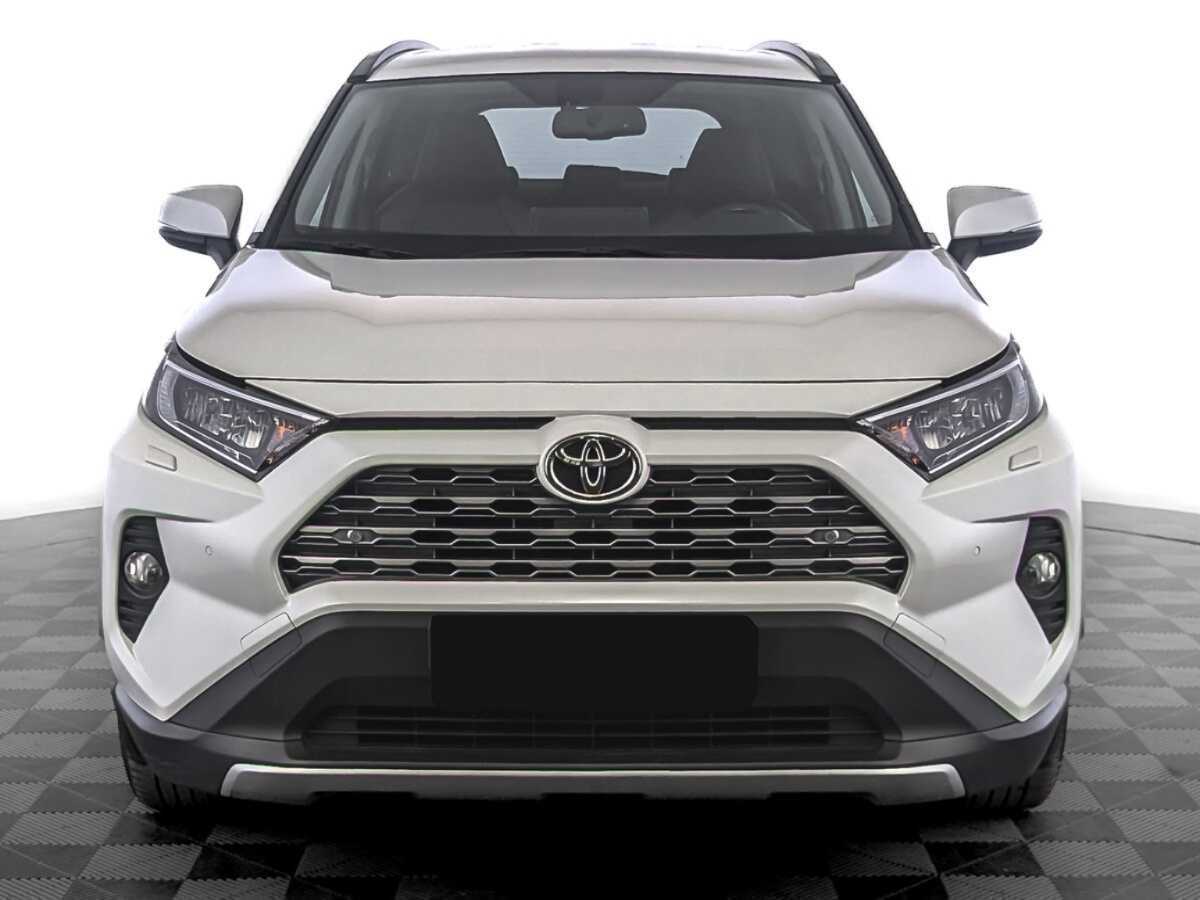 Toyota RAV4 с пробегом — 2020 год. Фото: #1