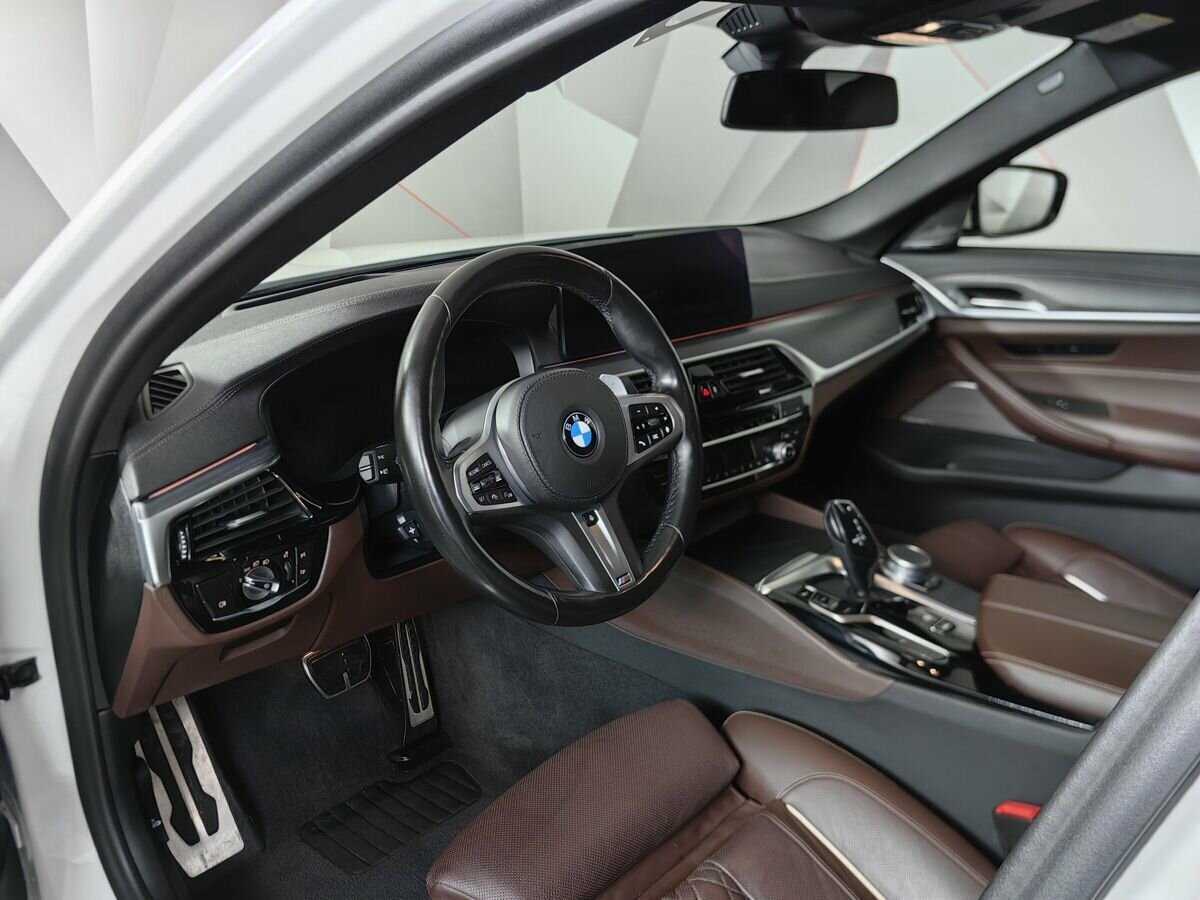 BMW 5 серии с пробегом — 2020 год. Фото: #12