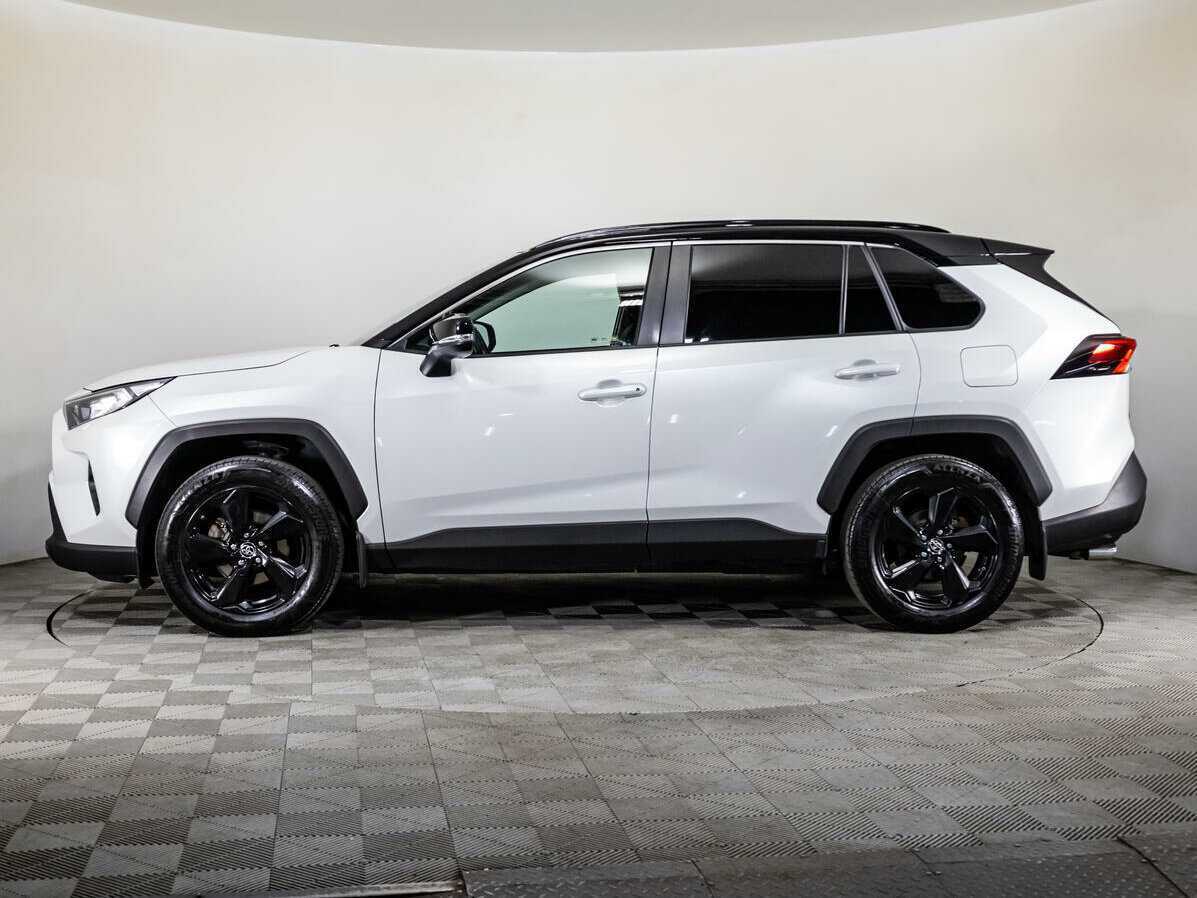 Toyota RAV4 с пробегом — 2021 год. Фото: #7