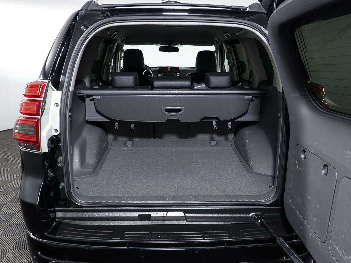 Toyota Land Cruiser Prado с пробегом — 2011 год. Фото: #8