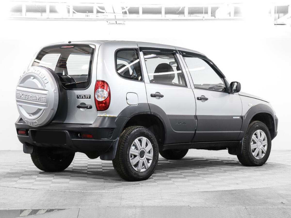 Chevrolet Niva с пробегом — 2011 год. Фото: #4