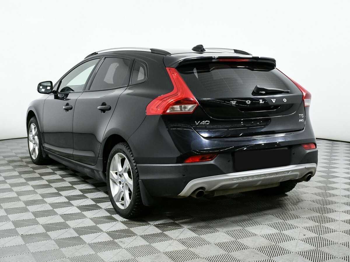 Volvo V40 с пробегом — 2013 год. Фото: #6