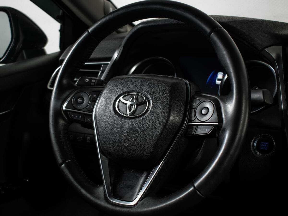 Toyota Camry с пробегом — 2019 год. Фото: #11