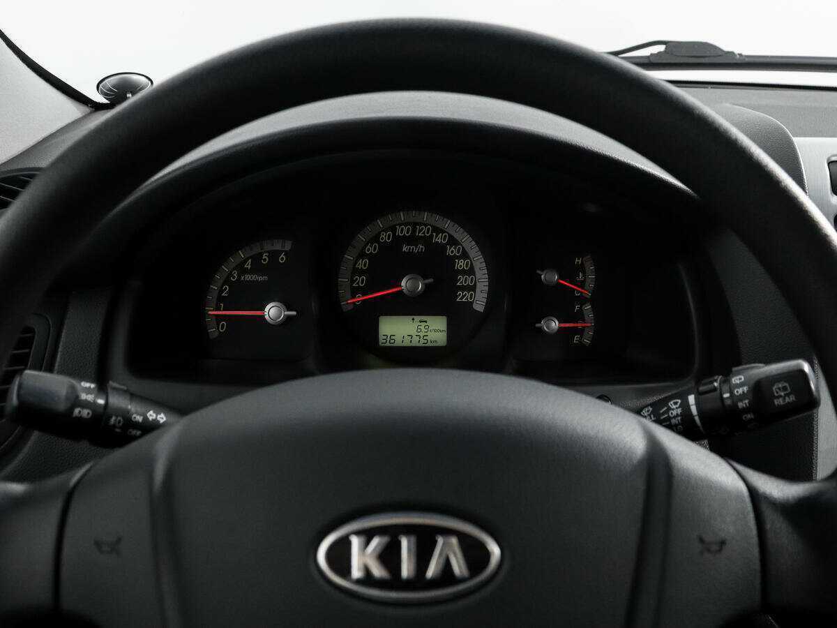 Kia Sportage с пробегом — 2008 год. Фото: #12