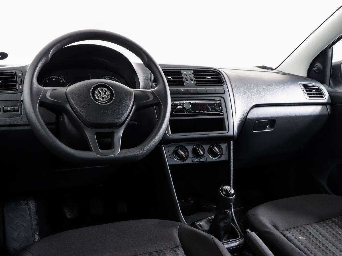 Volkswagen Polo с пробегом — 2018 год. Фото: #10