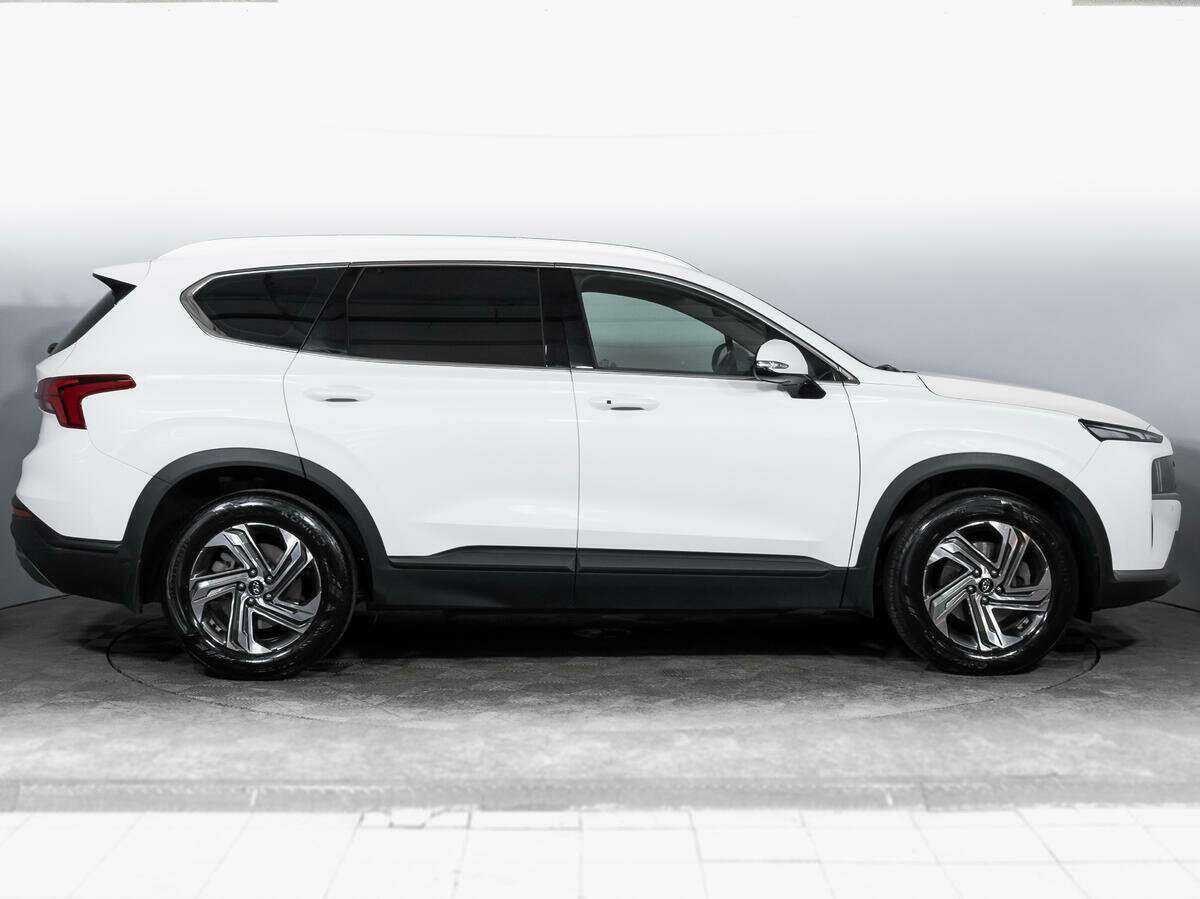Hyundai Santa Fe с пробегом — 2023 год. Фото: #3