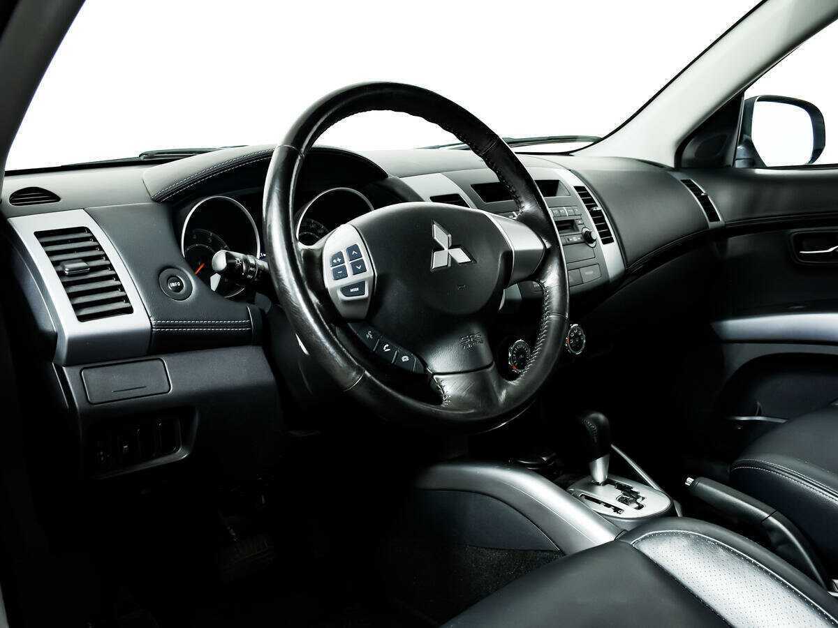 Mitsubishi Outlander с пробегом — 2011 год. Фото: #12