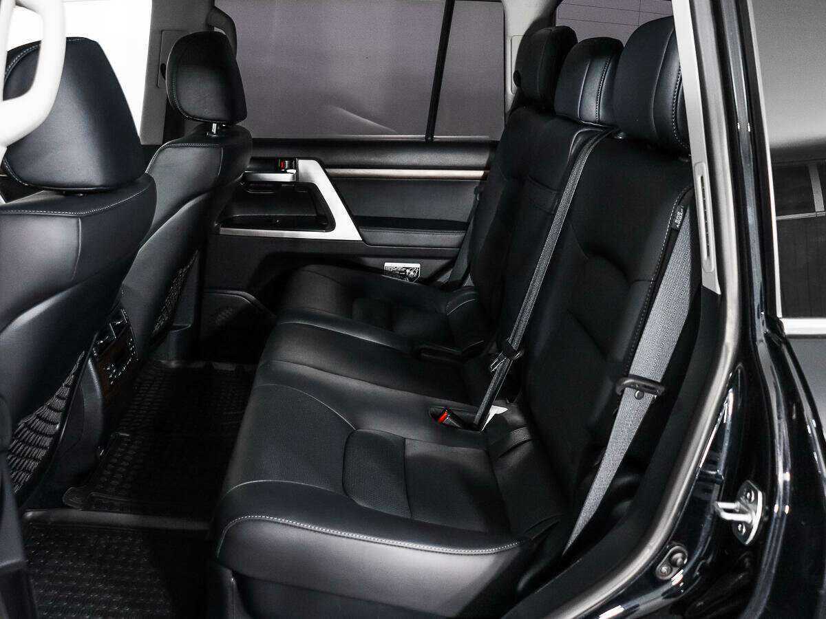 Toyota Land Cruiser с пробегом — 2016 год. Фото: #11