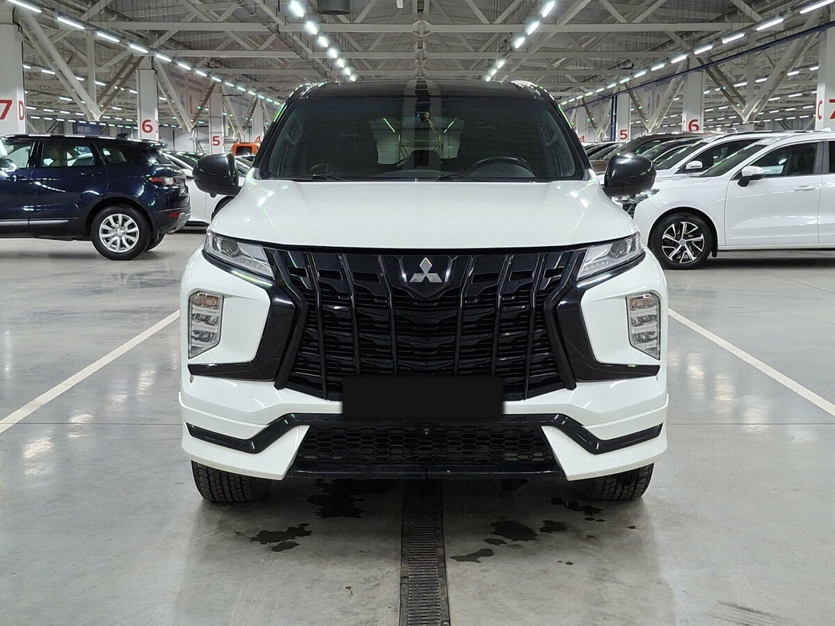Mitsubishi Montero Sport с пробегом — 2022 год. Фото: #1