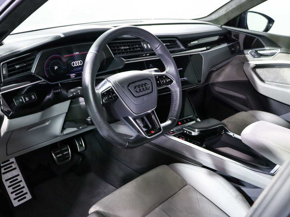 Audi e-tron Sportback с пробегом — 2020 год. Фото: #10