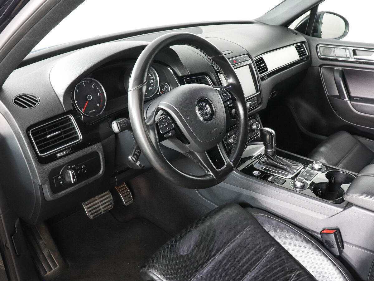 Volkswagen Touareg с пробегом — 2017 год. Фото: #4