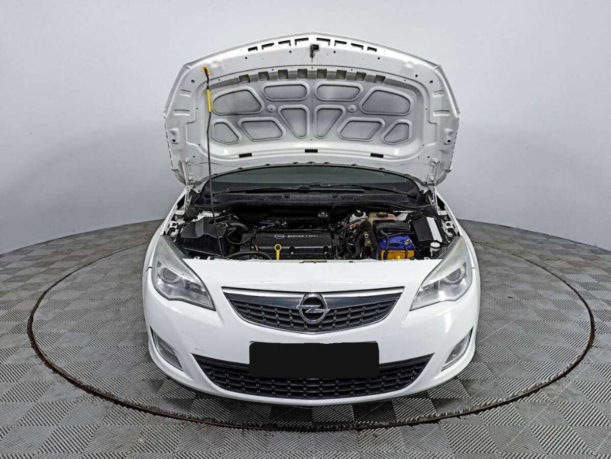Opel Astra с пробегом — 2011 год. Фото: #8
