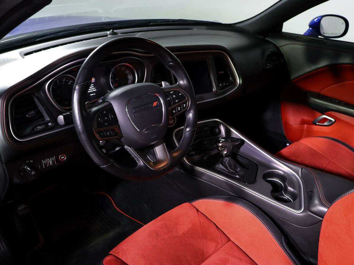 Dodge Challenger с пробегом — 2020 год. Фото: #11