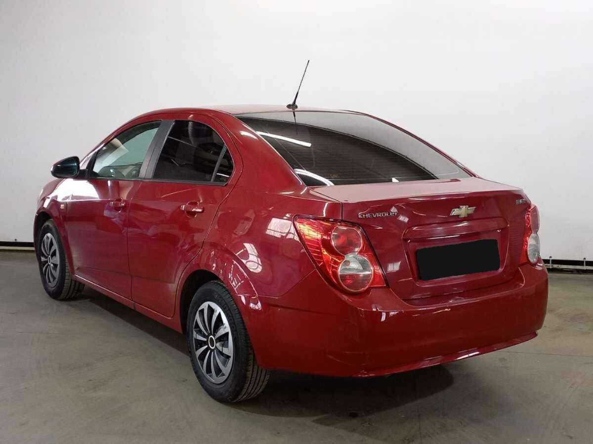 Chevrolet Aveo с пробегом — 2013 год. Фото: #5