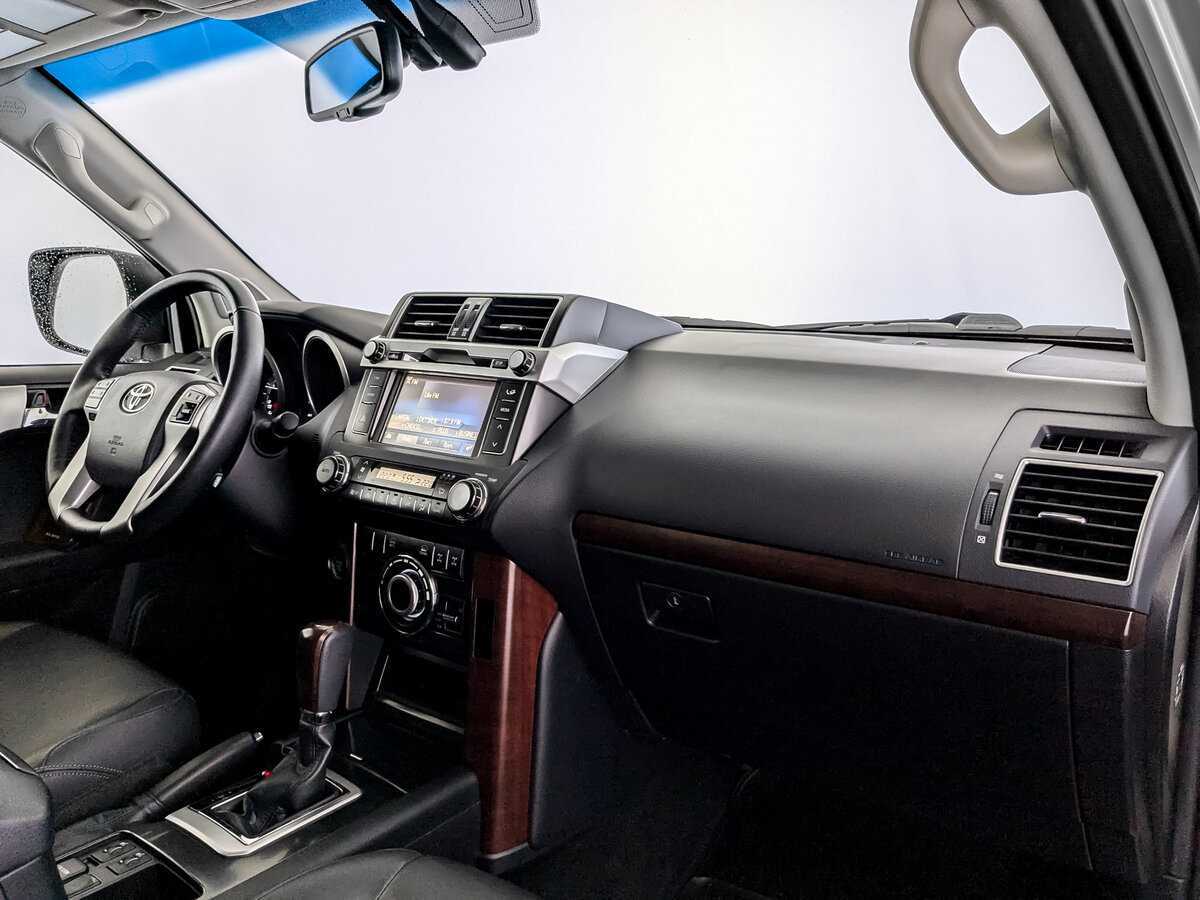 Toyota Land Cruiser Prado с пробегом — 2017 год. Фото: #8