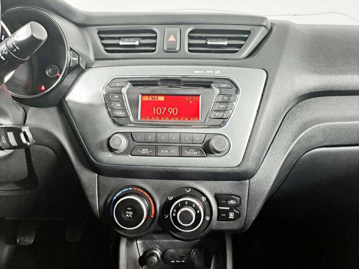 Kia Rio с пробегом — 2014 год. Фото: #10