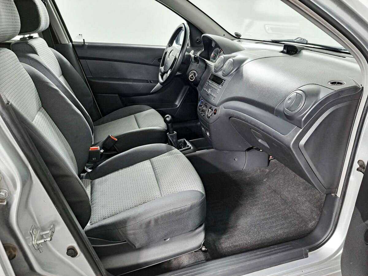 Chevrolet Aveo с пробегом — 2011 год. Фото: #8
