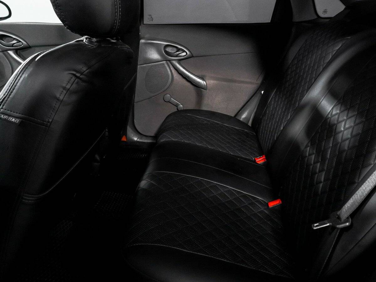 Ford Focus с пробегом — 2004 год. Фото: #9