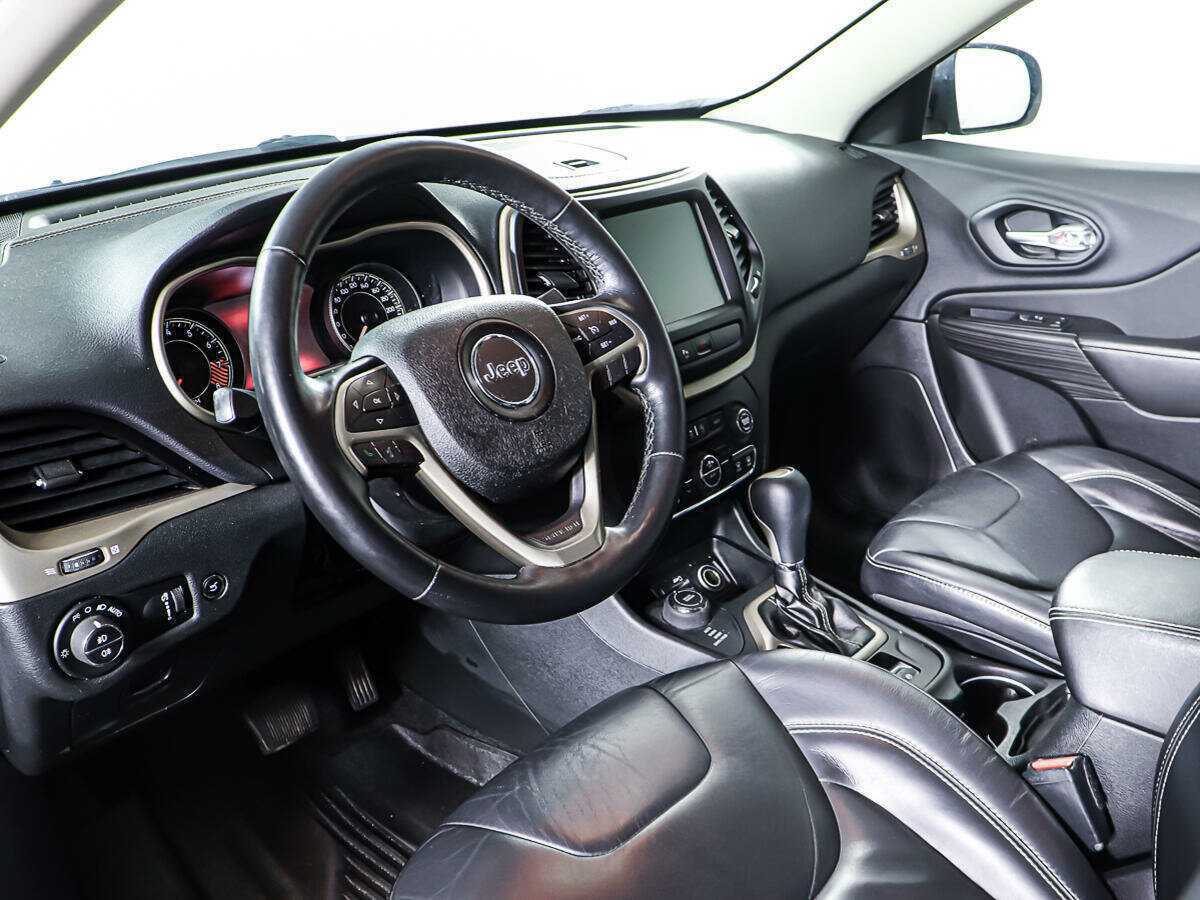 Jeep Cherokee с пробегом — 2014 год. Фото: #14