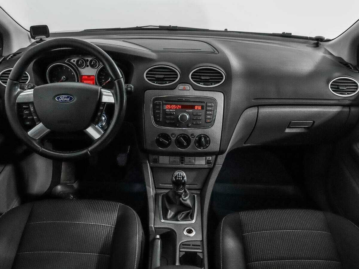 Ford Focus с пробегом — 2011 год. Фото: #11