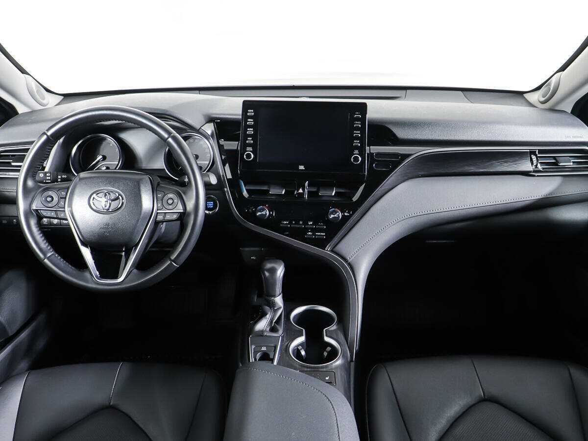 Toyota Camry с пробегом — 2021 год. Фото: #10