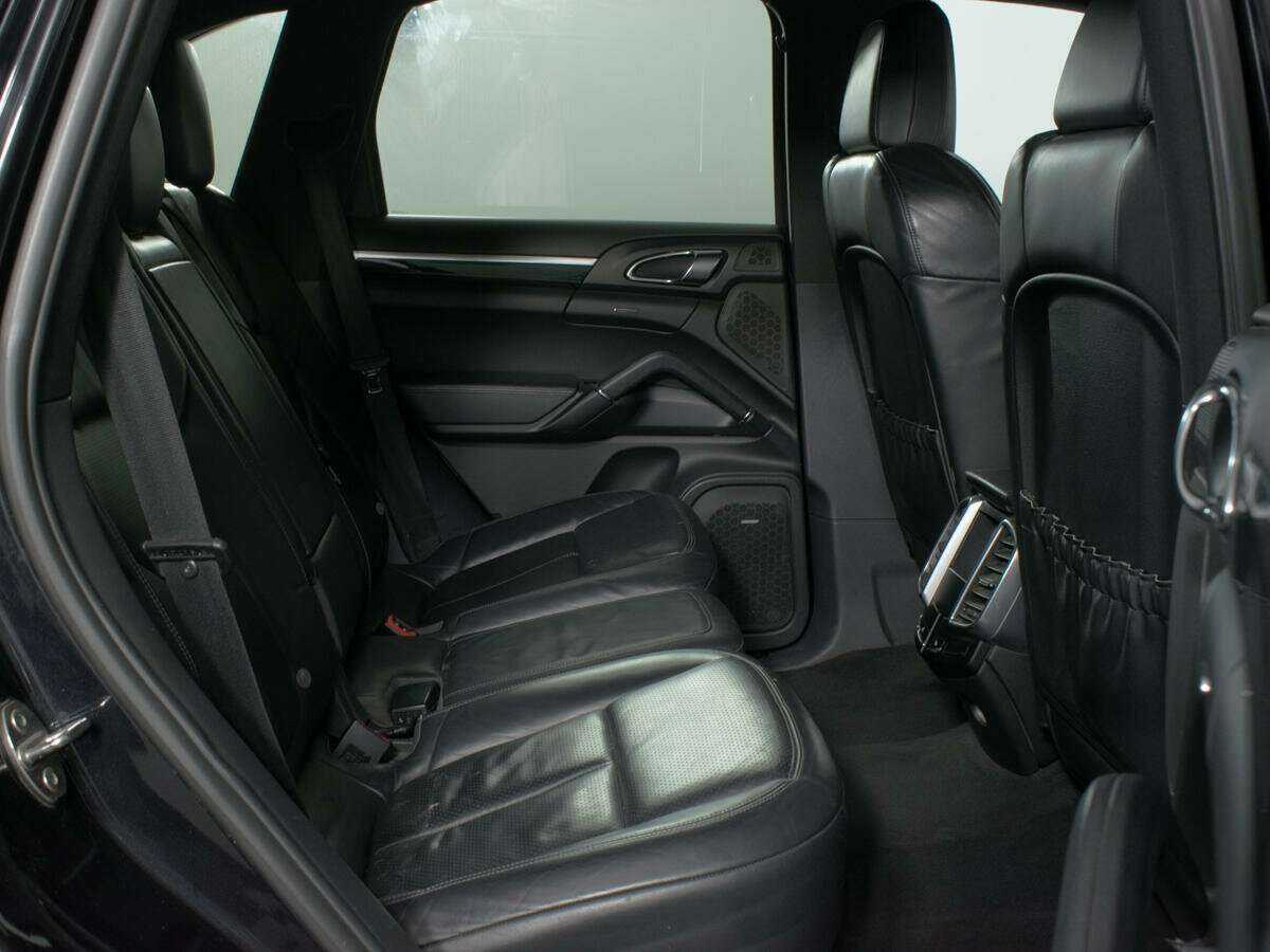 Porsche Cayenne с пробегом — 2010 год. Фото: #12