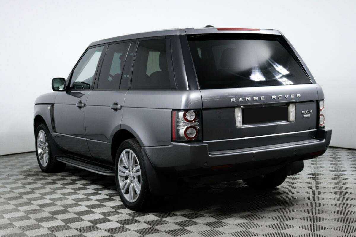 Land Rover Range Rover с пробегом — 2010 год. Фото: #6