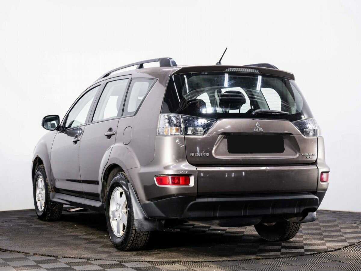 Mitsubishi Outlander с пробегом — 2011 год. Фото: #3