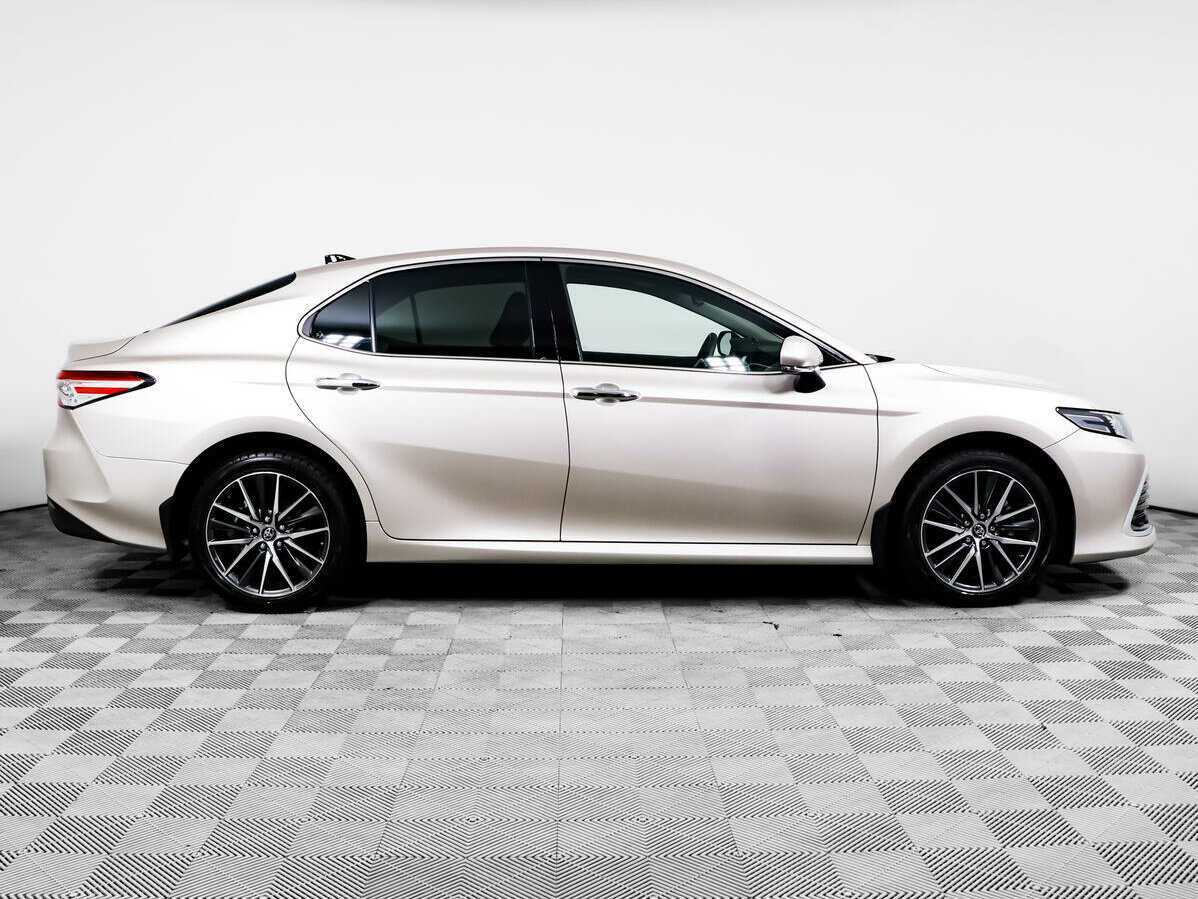 Toyota Camry с пробегом — 2022 год. Фото: #3