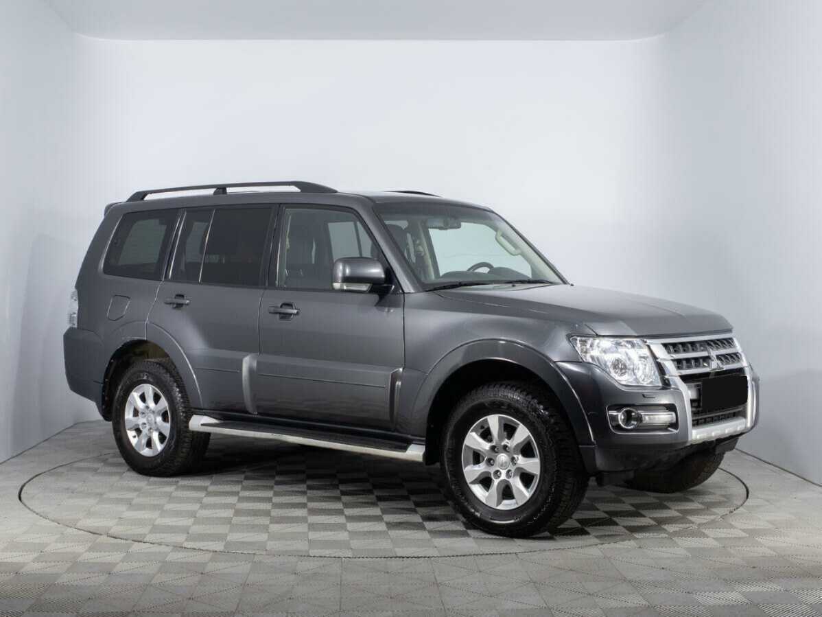 Mitsubishi Pajero с пробегом — 2017 год. Фото: #2