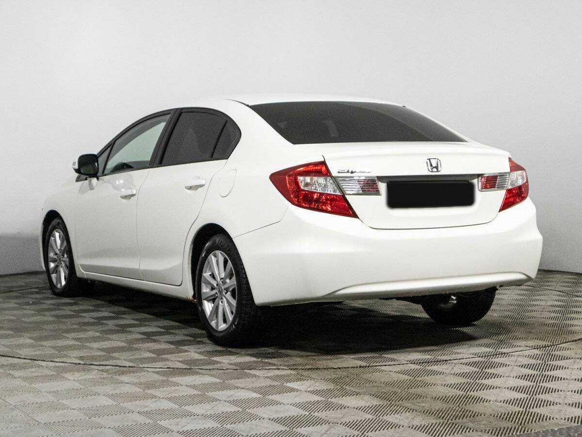 Honda Civic с пробегом — 2012 год. Фото: #6
