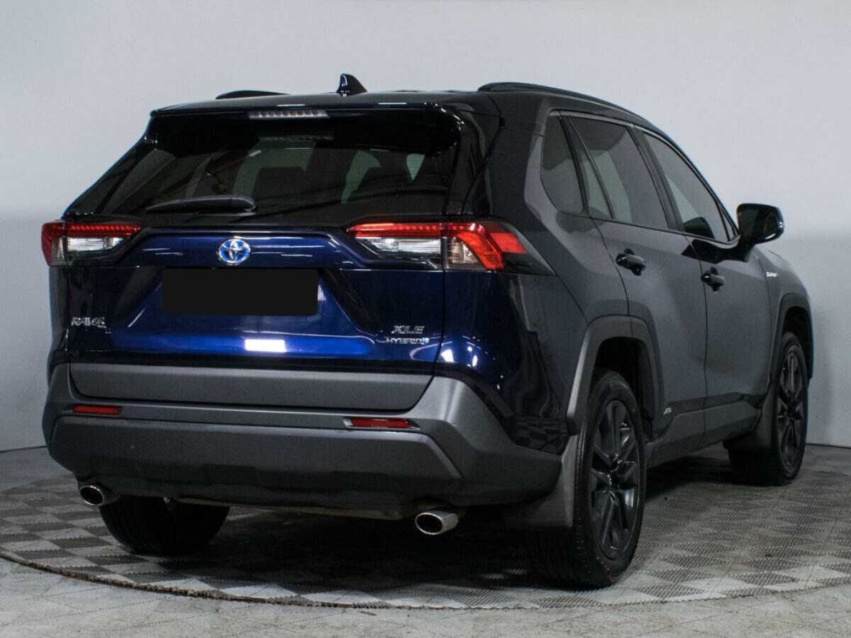 Toyota RAV4 с пробегом — 2020 год. Фото: #4