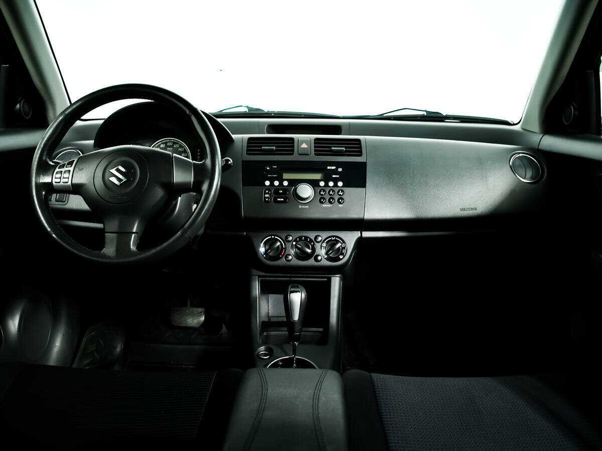 Suzuki Swift с пробегом — 2008 год. Фото: #11