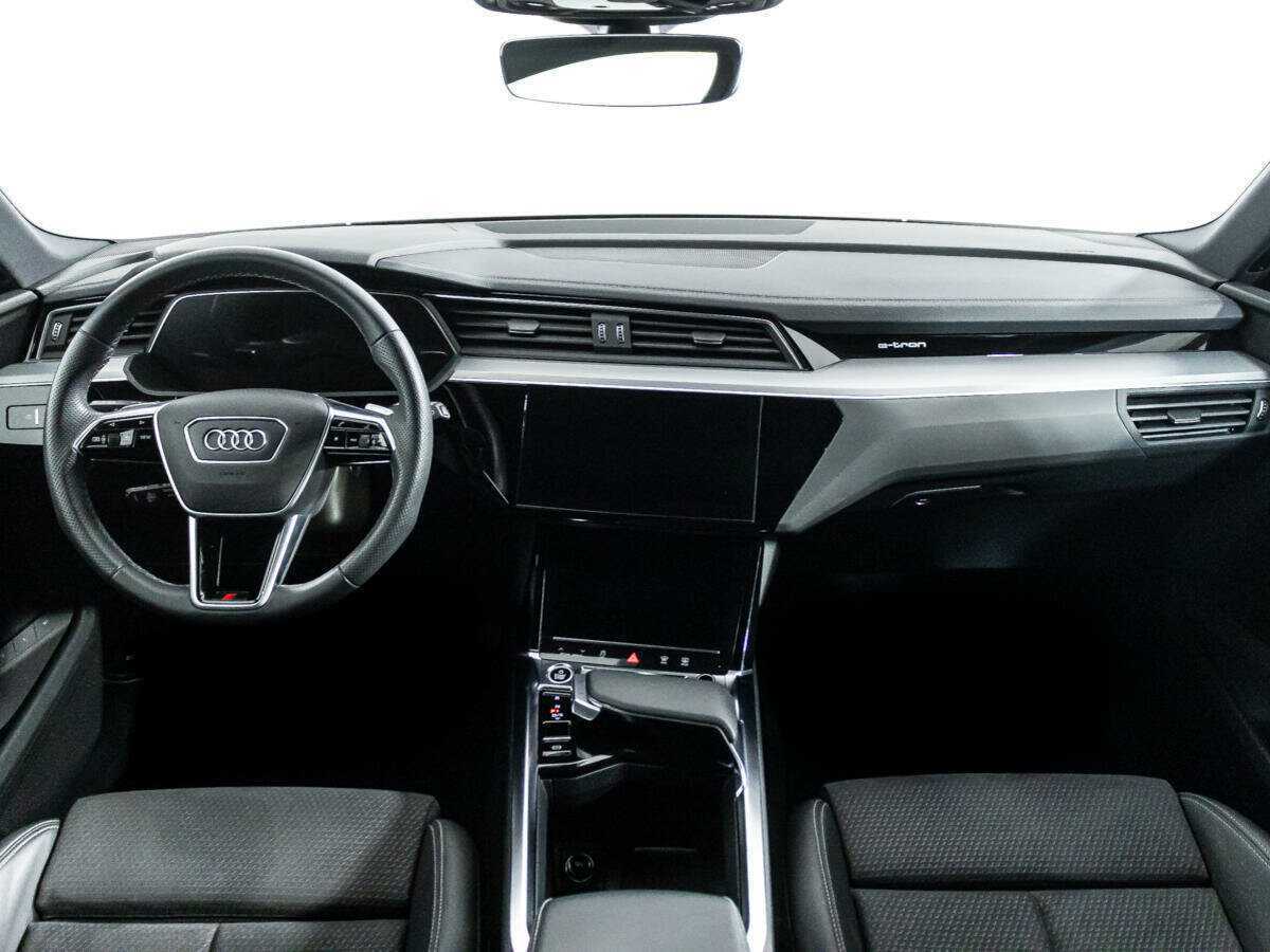 Audi e-tron с пробегом — 2022 год. Фото: #10