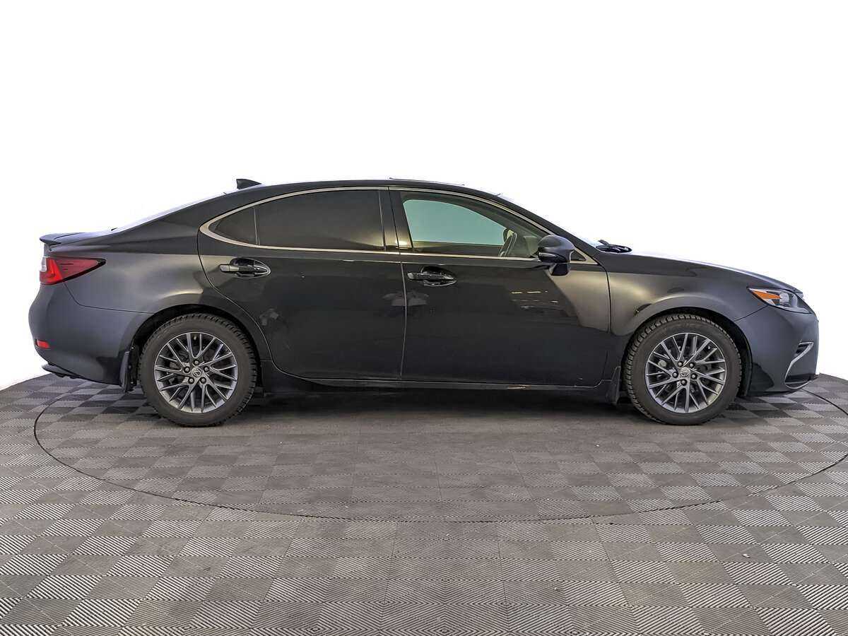 Lexus ES с пробегом — 2018 год. Фото: #3