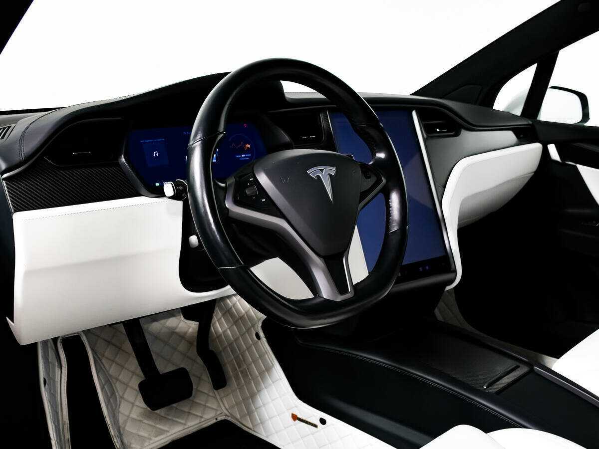Tesla Model X с пробегом — 2018 год. Фото: #9