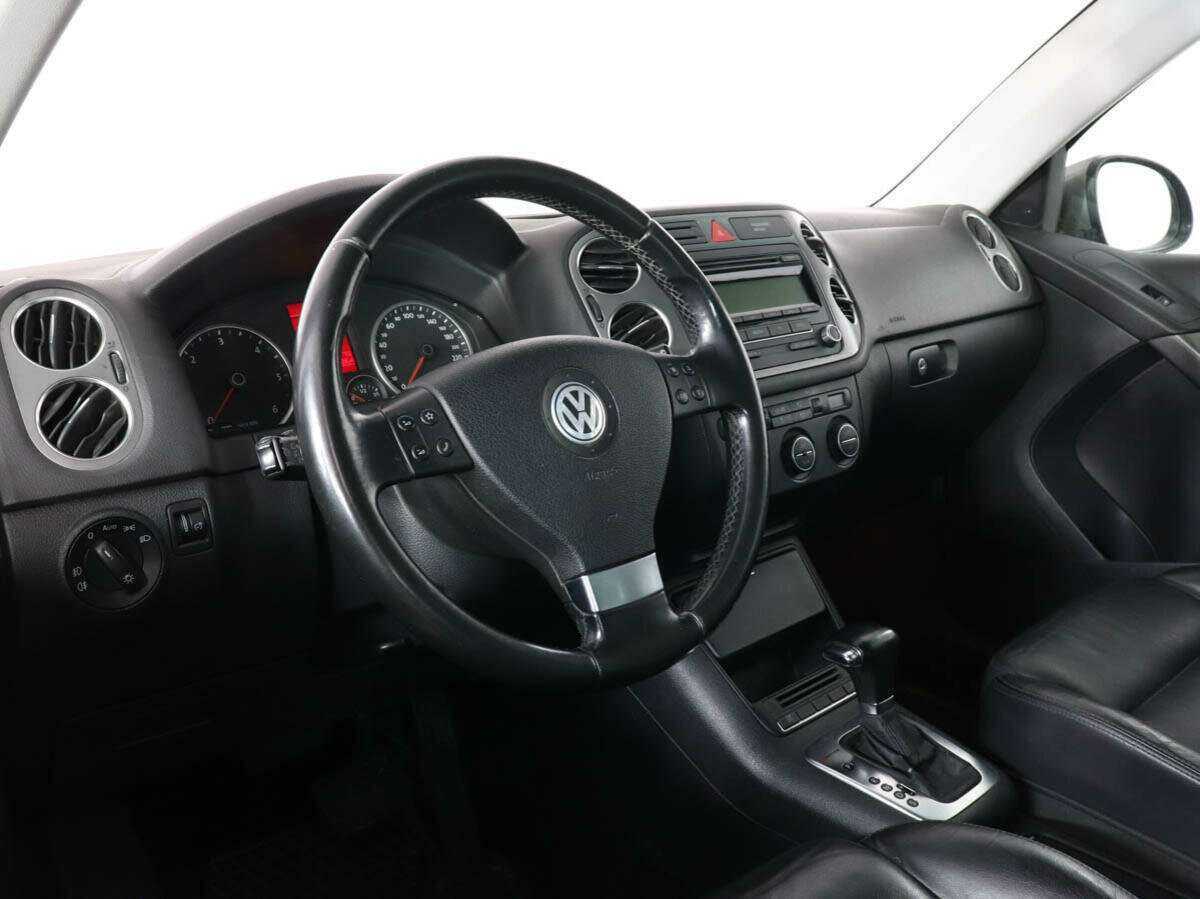 Volkswagen Tiguan с пробегом — 2009 год. Фото: #8