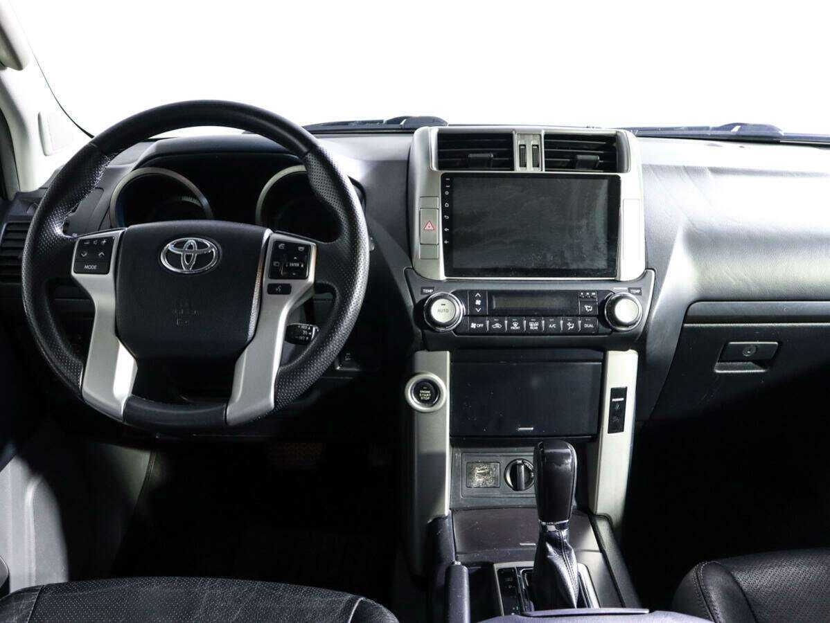 Toyota Land Cruiser Prado с пробегом — 2011 год. Фото: #11