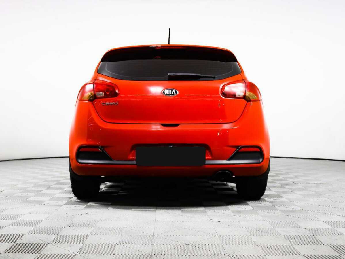 Kia Ceed с пробегом — 2015 год. Фото: #4