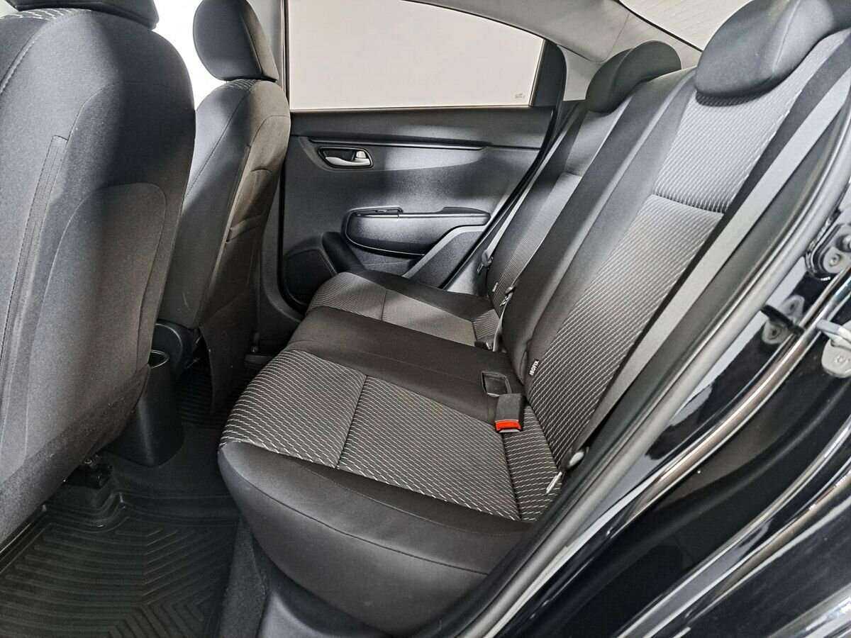 Kia Rio с пробегом — 2017 год. Фото: #9